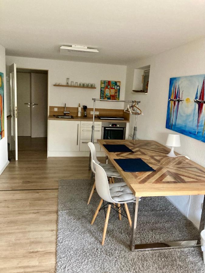 Village Apartment *